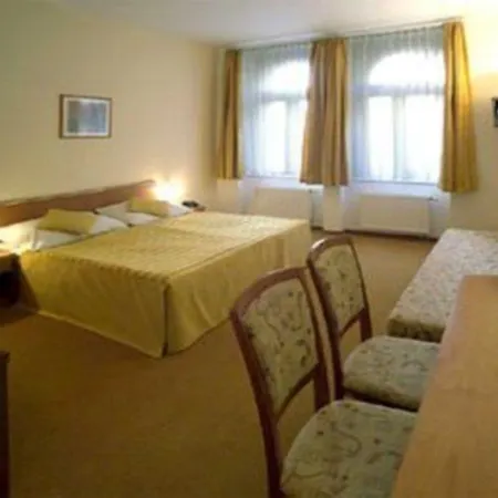 Hotel Centre Plaza 3*