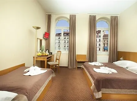 Centre Plaza Hotell 3*