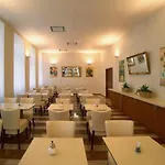 Centre Plaza Отель