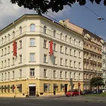 Отель Centre Plaza