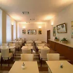 Centre Plaza Отель