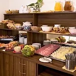 Отель Centre Plaza 3*