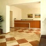 Отель Centre Plaza 3*