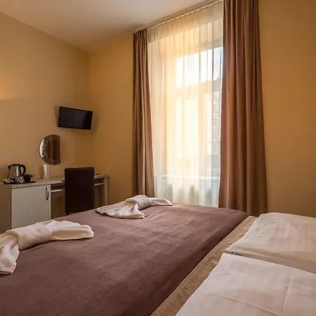 فندق سنتر بلازا 3*