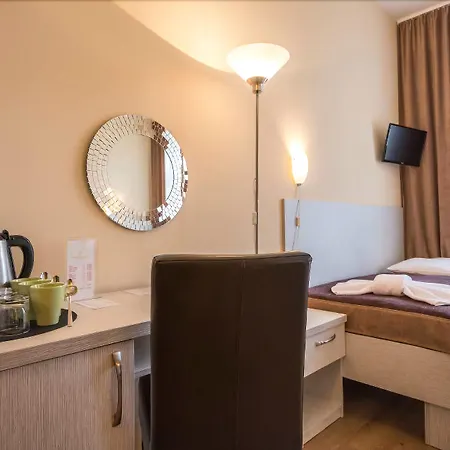 Centre Plaza 3*