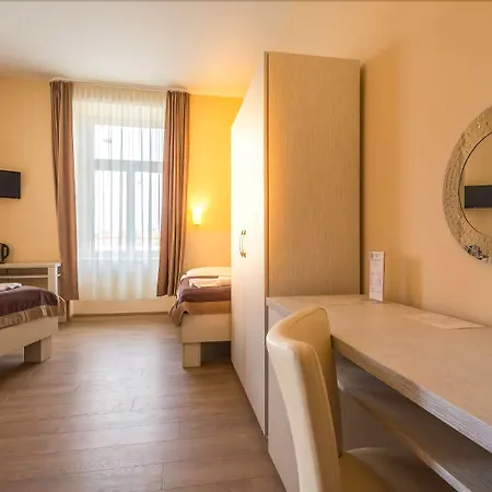 Centre Plaza Hotel