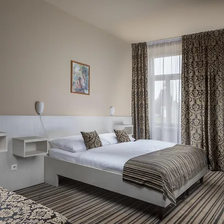 Hotel Centre Plaza 3*