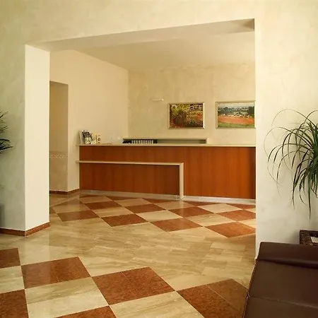 Hotel Centre Plaza 3*
