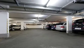 Centre Plaza מלון 3*