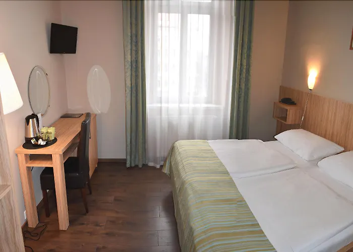Centre Plaza 3*