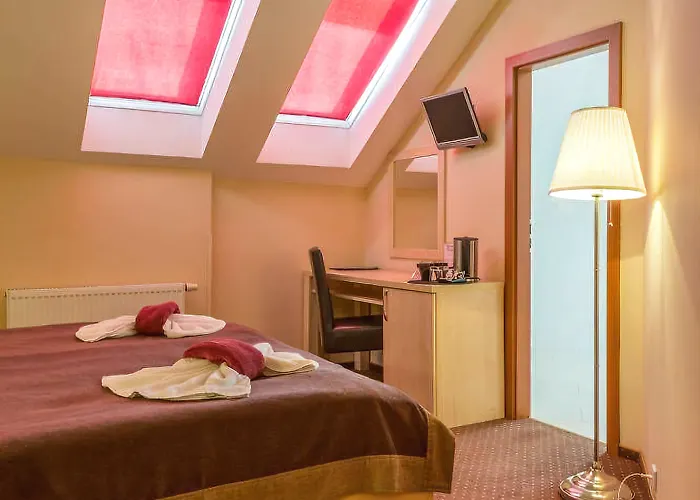 فندق Centre Plaza 3*