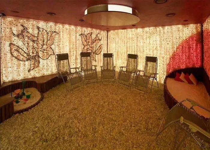 فندق Centre Plaza 3*