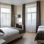Centre Plaza 3*