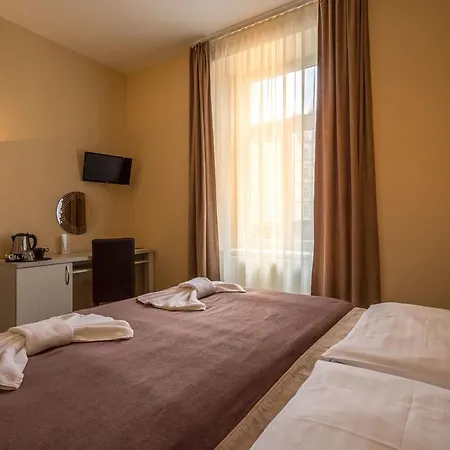 Centre Plaza Hotel
