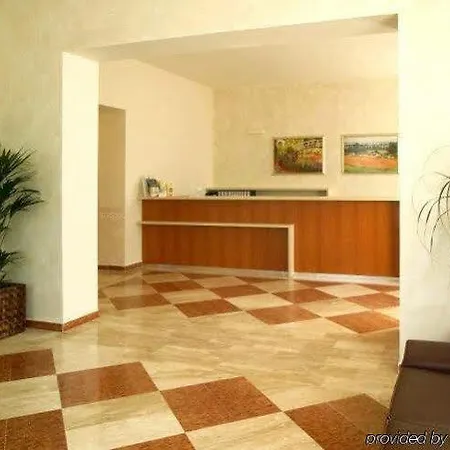 Ξενοδοχείο Centre Plaza 3*